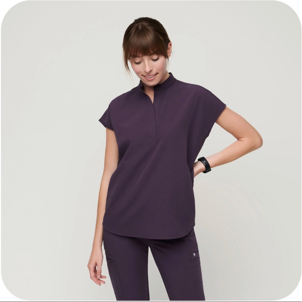BNWT Figs Women Scrubs Set